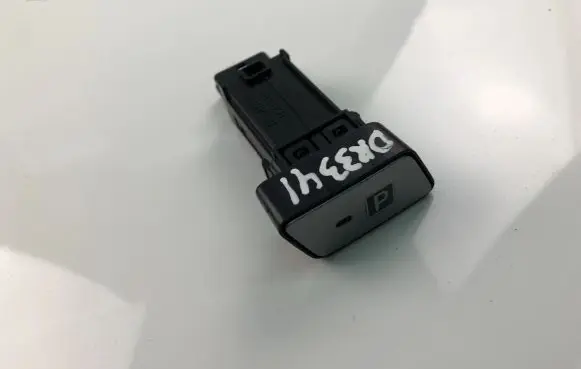 Toyota Prius (XW30) Other switches/knobs/shifts 15C315