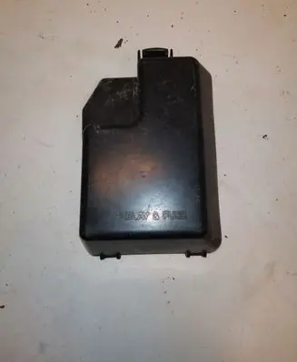 Toyota Avensis Verso Fuse box cover