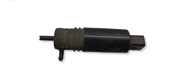 Volvo XC70 Windscreen/windshield washer pump 30655138