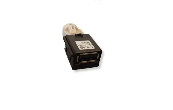 Skoda Octavia Mk3 (5E) USB socket connector 5Q0035726B