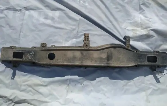Hyundai i30 Front bumper cross member