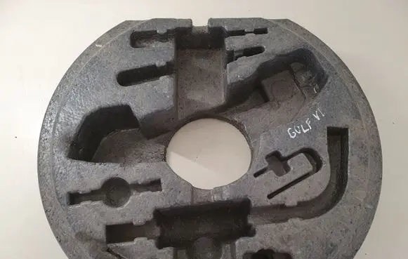 Volkswagen Golf VI Tool box 1K0012115F