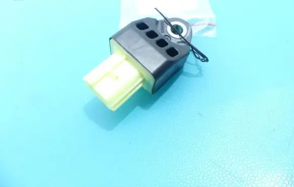 Toyota Avensis T270 Fuel cut-off switch 89831-12020 IMPRK1104316