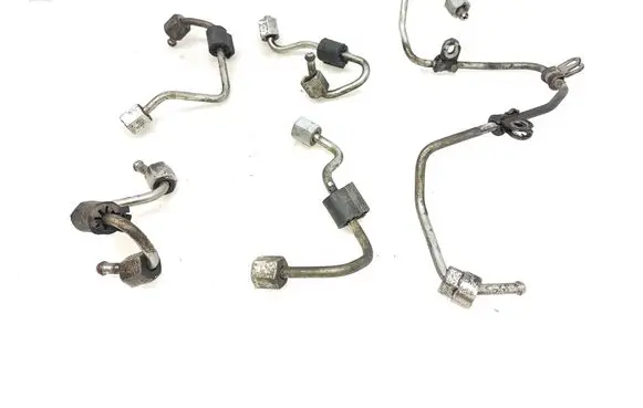 Volkswagen Transporter - Caravelle T5 Fuel injector supply line/pipe 
