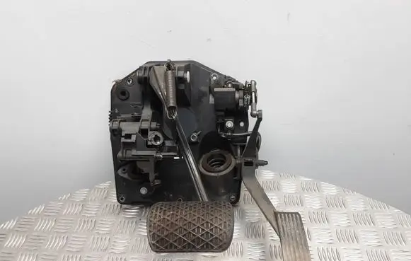 Mercedes-Benz A W168 Pedal assembly A1682900801