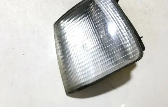 Volkswagen PASSAT B3 Front indicator light 357953049a