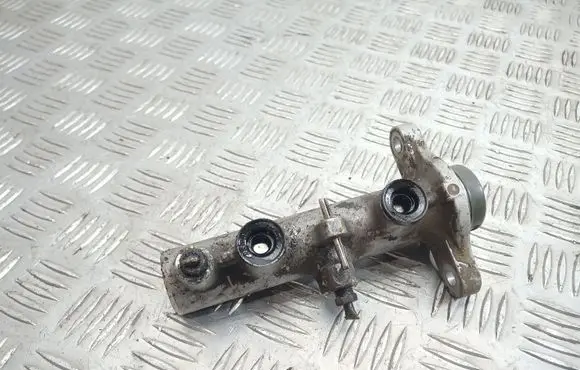 Mitsubishi Lancer Master brake cylinder