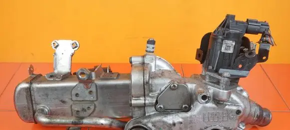 Opel Insignia A EGR valve cooler 55578264 B20DTH