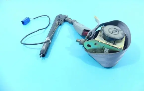 Mazda 3 I Front seatbelt 603157000 IMPRK1031677