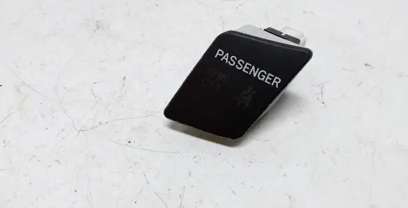 Passenger airbag on/off switch