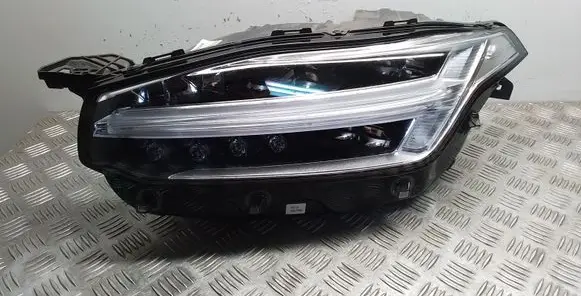 Volvo XC90 Headlight/headlamp 31353153