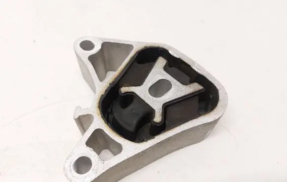 Mercedes-Benz CLA C117 X117 W117 Engine mount bracket A2462400809