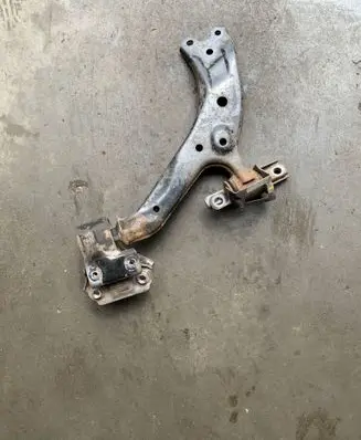 Honda CR-V Front lower control arm/wishbone