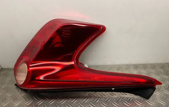 Nissan Juke I F15 Rear/tail lights