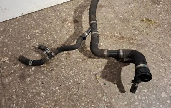 Volvo V60 Engine coolant pipe/hose 31319796