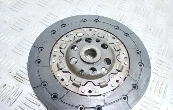 Volkswagen Bora Clutch pressure plate 323037411