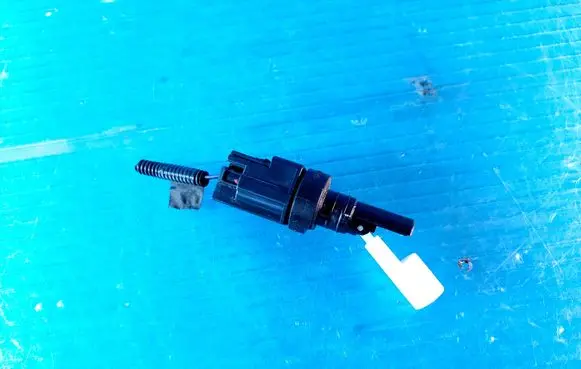 Ford Mondeo MK IV Windshield washer fluid level sensor 72538