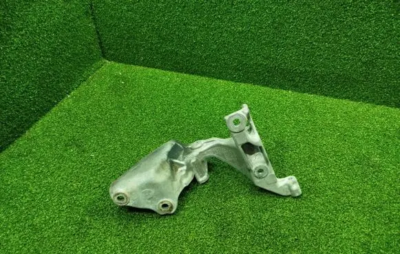 Renault Trafic III (X82) EGR valve cooler bracket 147174072R A6261410040
