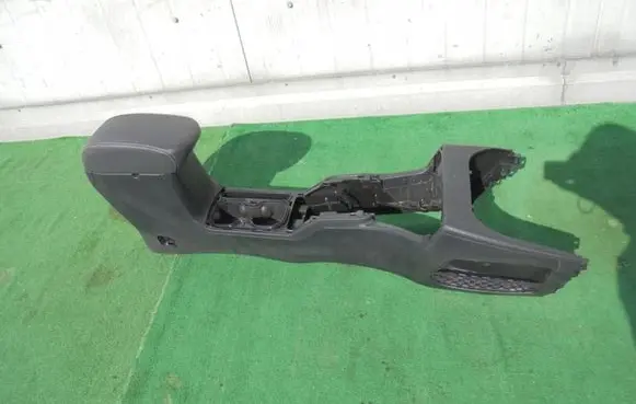 Jeep Renegade Center console