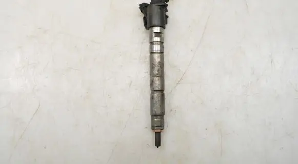 Volvo XC60 Fuel injector 31272767