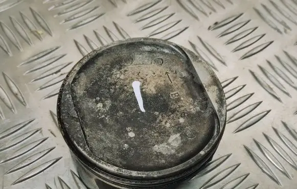 Jeep Cherokee Piston 619AG
