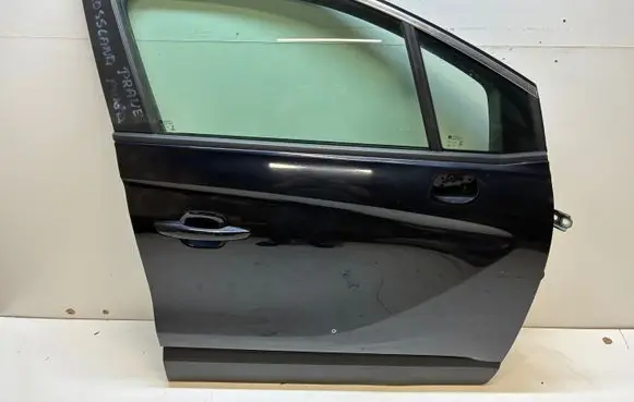 Opel Crossland X Front door