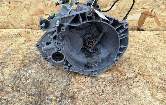 Lancia Ypsilon Manual 5 speed gearbox