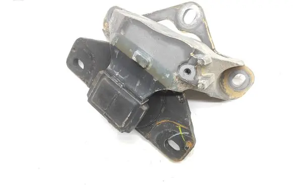 Mazda CX-30 Engine mount bracket
