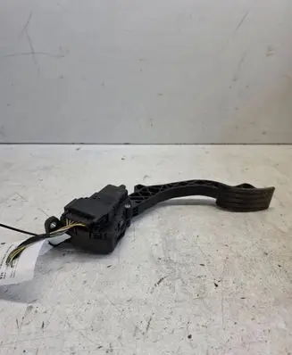 Ford Focus C-MAX Accelerator throttle pedal 3M519F836AE