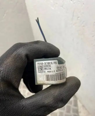 KIA Sorento Airbag deployment crash/impact sensor 959303E100 5WK43186 0404015K3