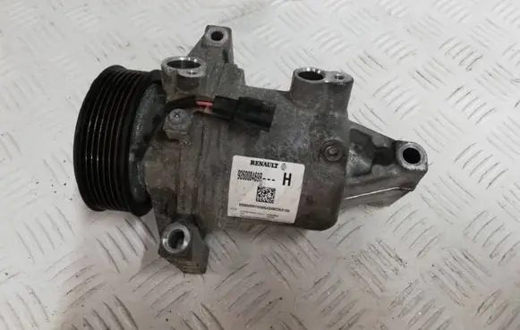 Dacia Sandero Air conditioning (A/C) compressor (pump) 926008469R