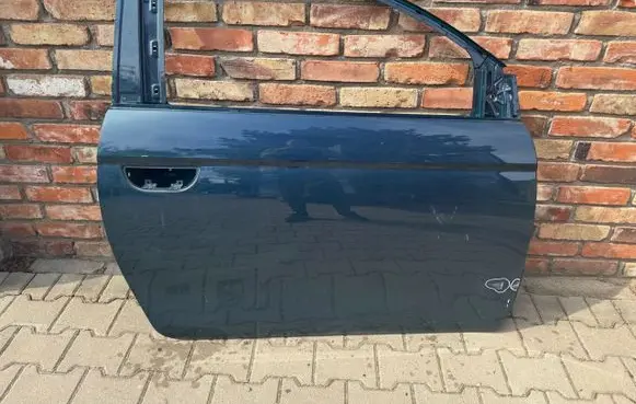 Fiat 500E Front door