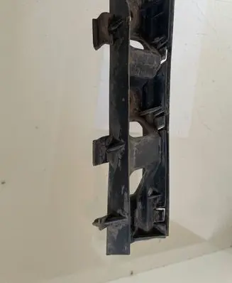 Volkswagen PASSAT B6 Front bumper mounting bracket 3C0807184