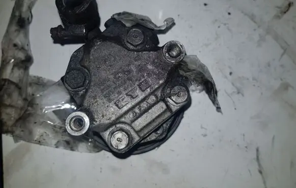 Volkswagen Sharan Power steering pump 7M0145157AA