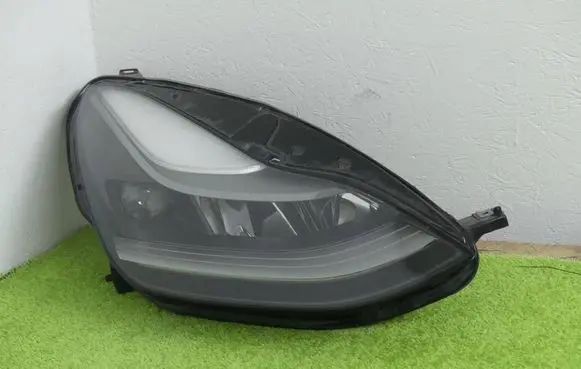 Tesla Model Y Headlight/headlamp 1514953-00-E