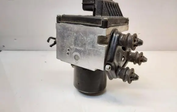 Volkswagen PASSAT B6 ABS Pump 3C0614109AE