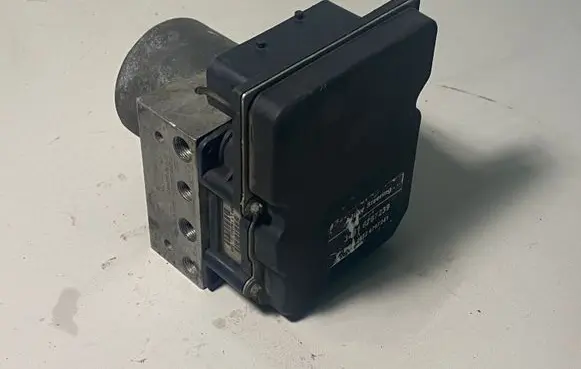 BMW 6 E63 E64 ABS Pump 6767239 6767241 0265950316