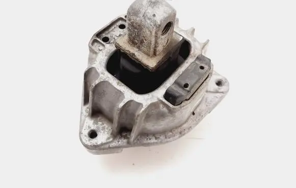 BMW 5 F10 F11 Engine mount bracket G2038310