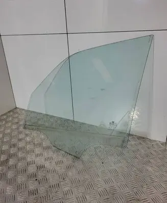 Hyundai Terracan Front door window glass four-door