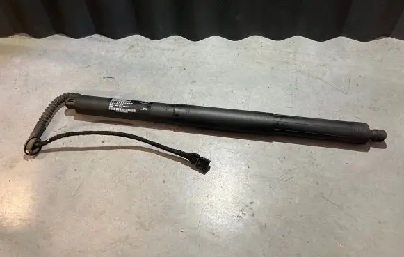 BMW X5 F15 Tailgate strut 7294469 18202210