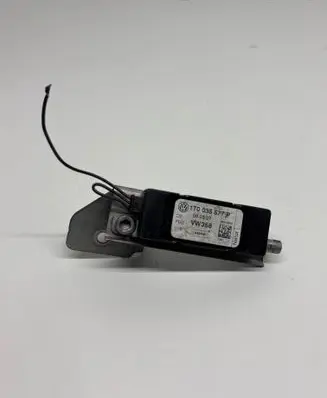 Volkswagen Touran I Aerial antenna amplifier 1T0035577P 28076370