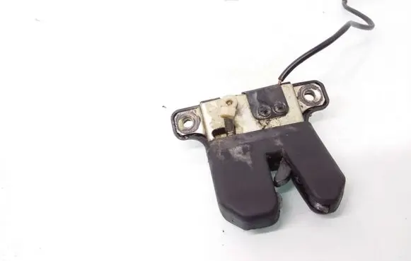 Audi A8 S8 D2 4D Tailgate/trunk/boot lock/catch/latch
