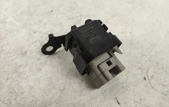 Toyota Verso Glow plug pre-heat relay 2861067010 1567000671 2860126030
