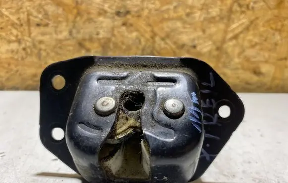 Loading door lock