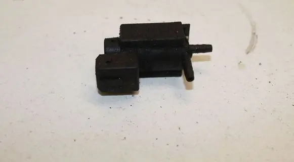 BMW 5 E39 Turbo solenoid valve 72234100