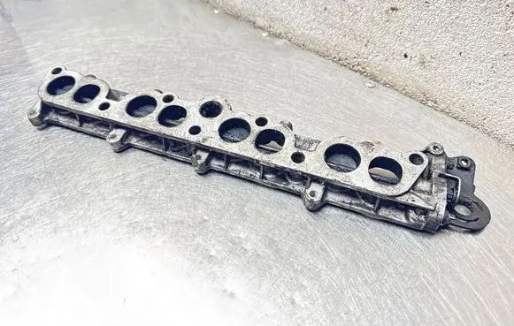 Opel Zafira A Intake manifold 55351529