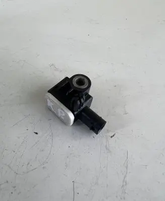 Dodge RAM 1500 DS Airbag deployment crash/impact sensor A1668210151