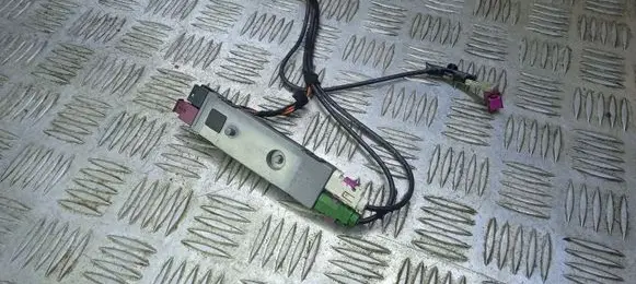 Mercedes-Benz CLS C218 AMG Aerial antenna amplifier A2128203689