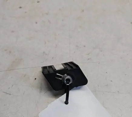 Jaguar XE Headlight/headlamp mounting bracket 