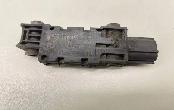 Audi A4 S4 B7 8E 8H Airbag deployment crash/impact sensor 8E0959651A